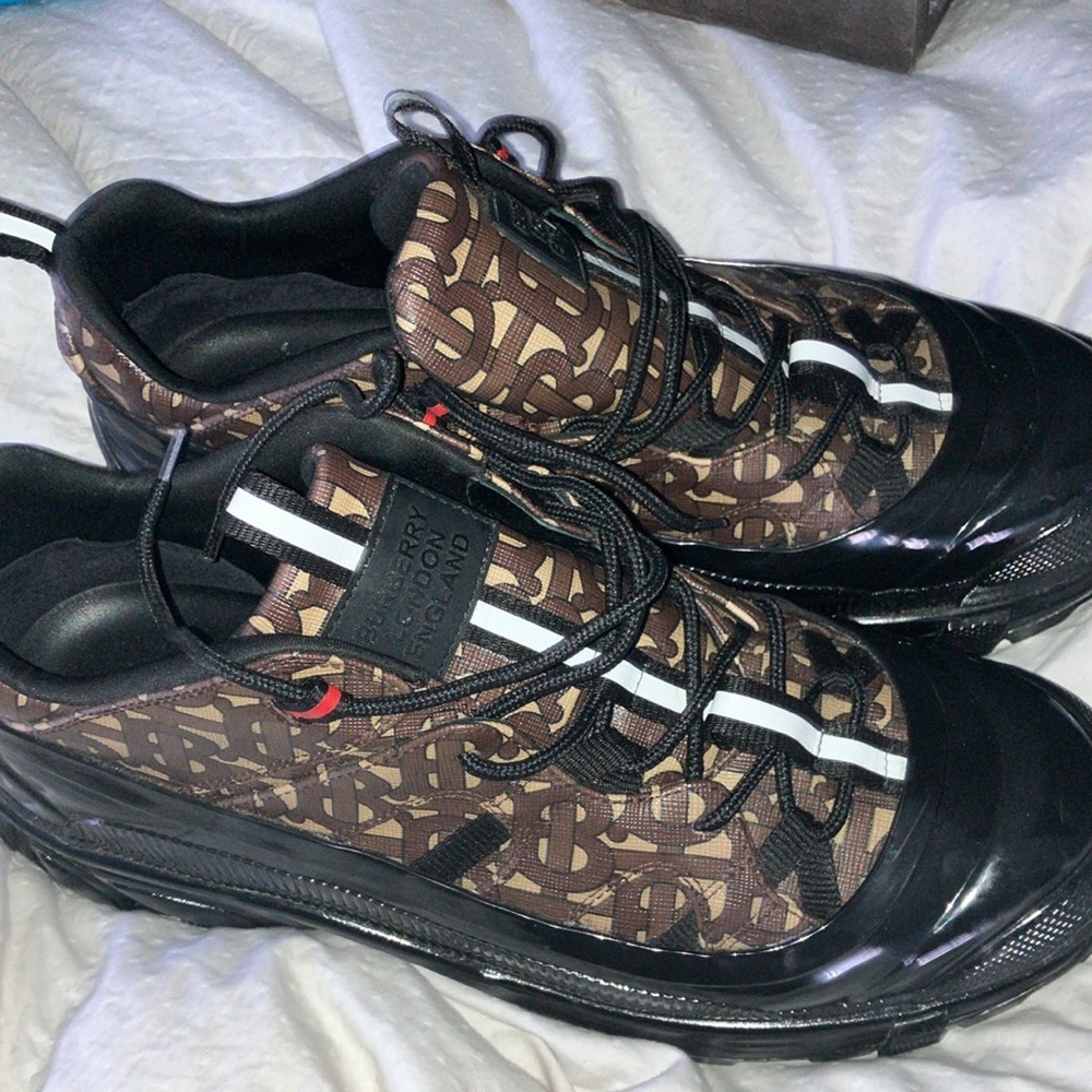 Burberry
Brown E-canvas Monogram Arthur Sneakers